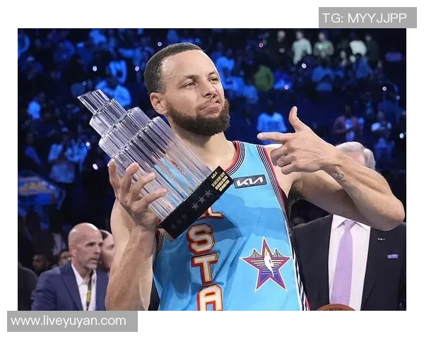 库里三分大赛决赛狂轰20球创历史新纪录引发球迷热议 库里三分大赛决赛狂轰20球创历史新纪录引发球迷热议